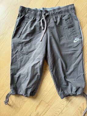Nike Brown/Gray Drawstring Capri Joggers